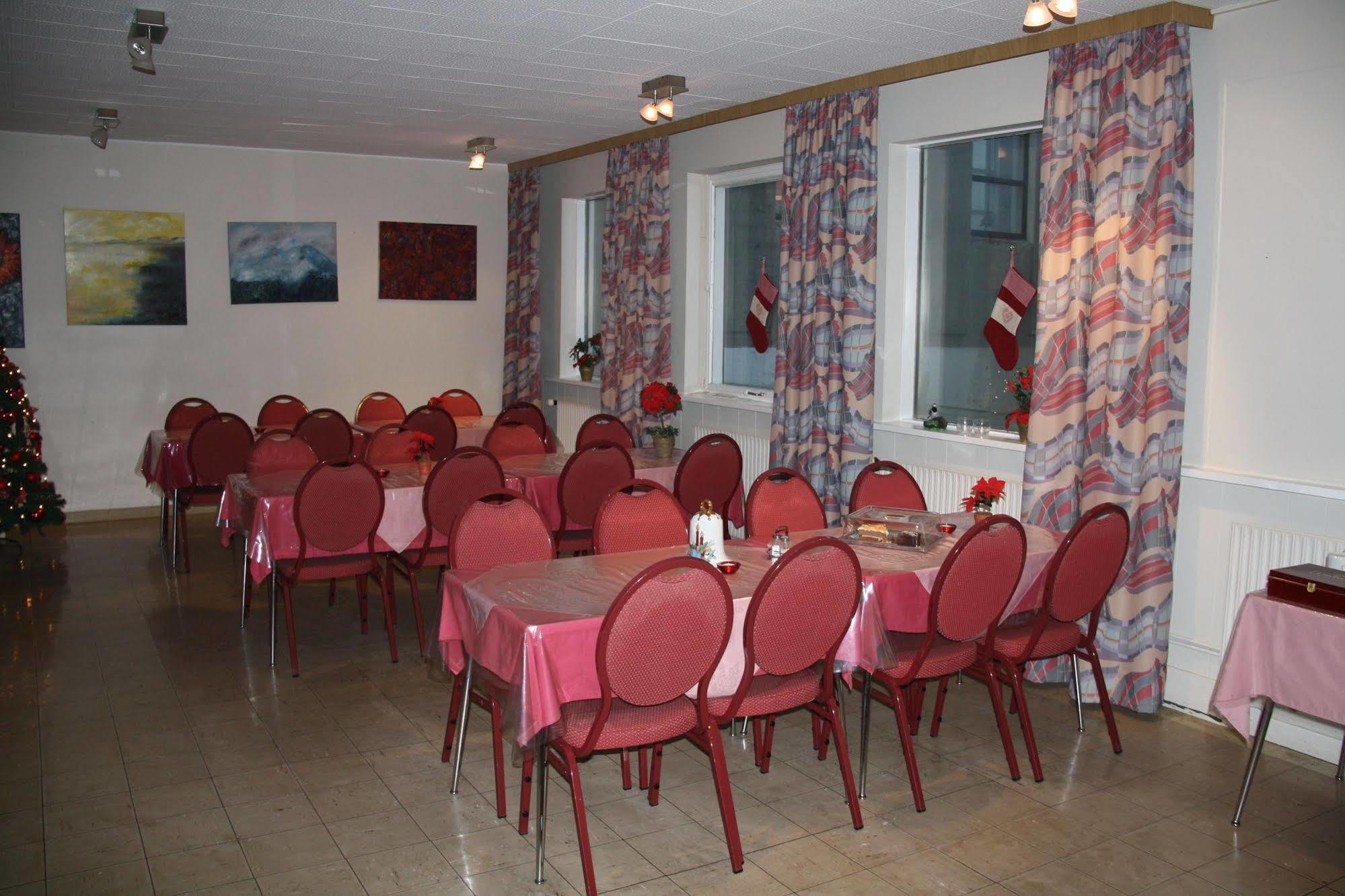 Reykjanes Hostel Buitenkant foto
