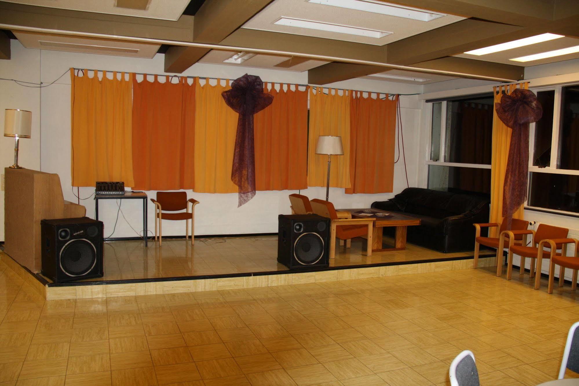 Reykjanes Hostel Buitenkant foto