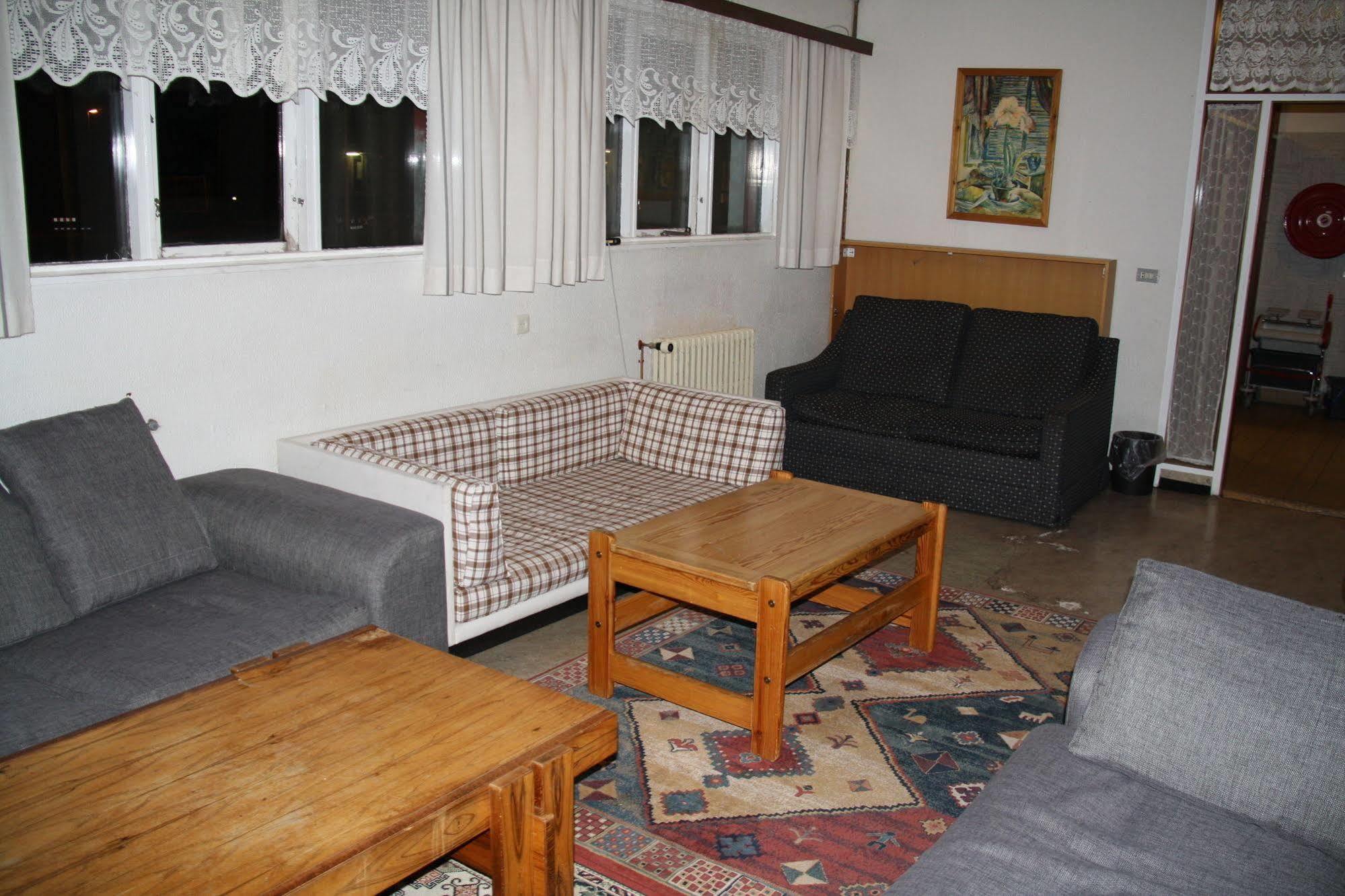 Reykjanes Hostel Buitenkant foto