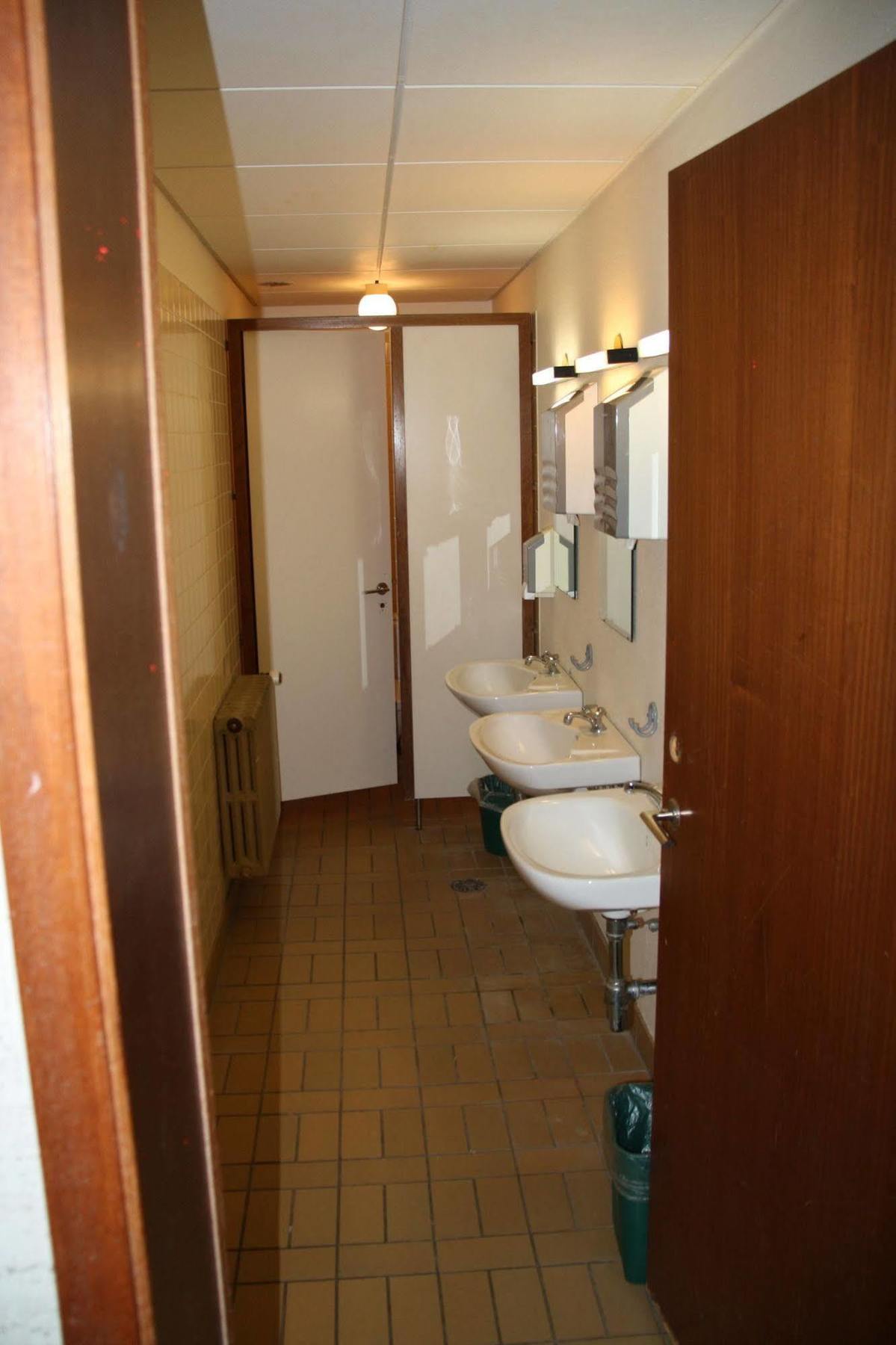 Reykjanes Hostel Buitenkant foto