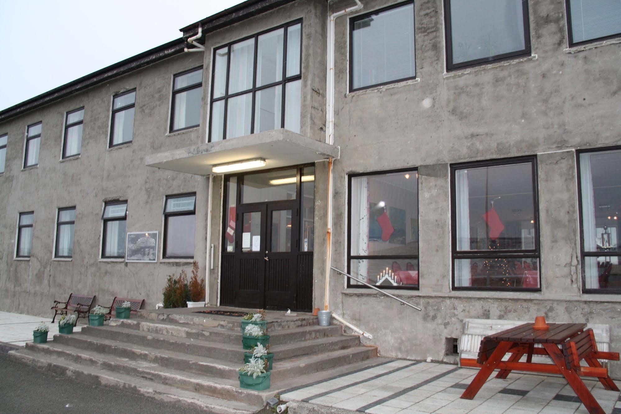 Reykjanes Hostel Buitenkant foto